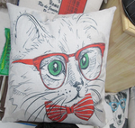 5450 - Cat with glasses